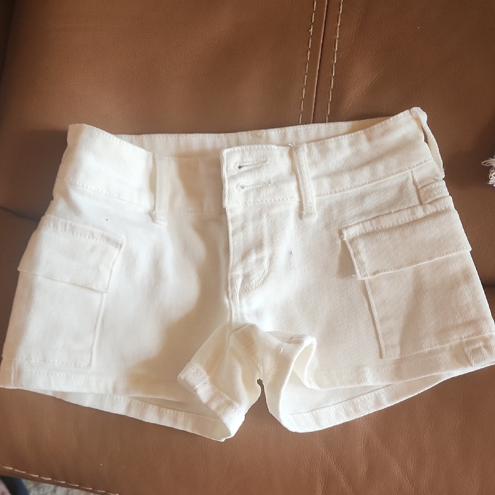 PacSun White Cargo Shorts Crisp Summer Style